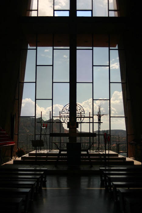 chapel of the holy cross interior