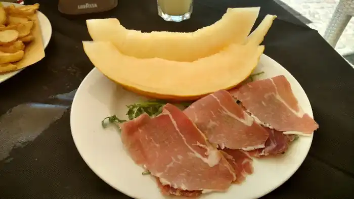 prosciutto and melon