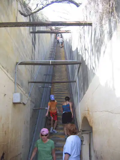 Diamond Head stair case
