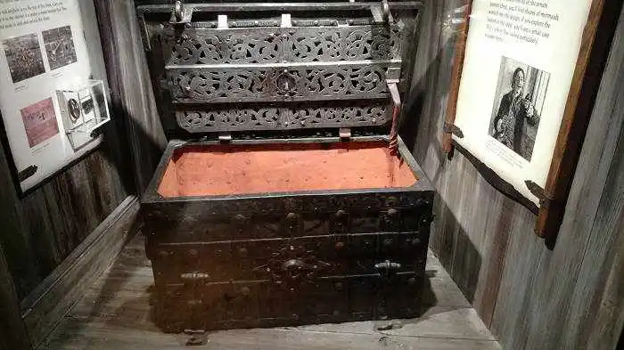 oldest pirate chest st. Augustine