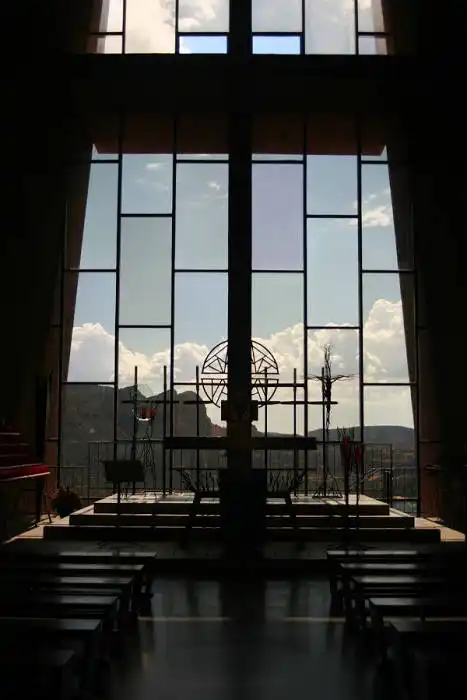 sedona Holy cross chapel inside
