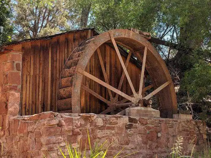 water wheel at sedona-crescent_moon