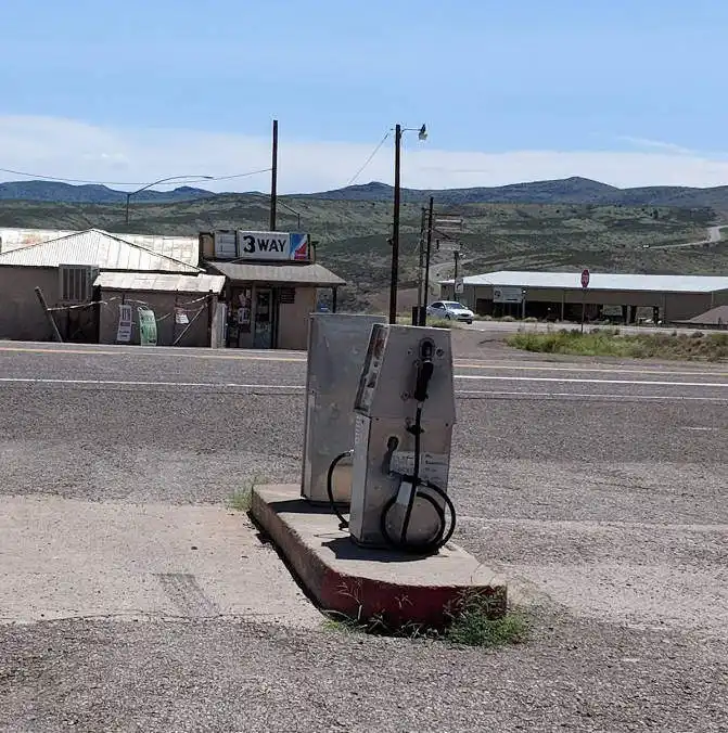 Arizona three way gas station