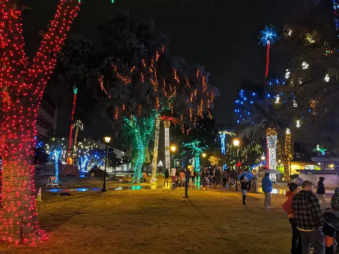 Glendale Glitters