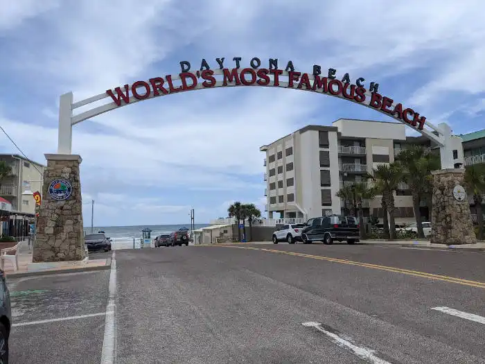 Daytona Beach sign