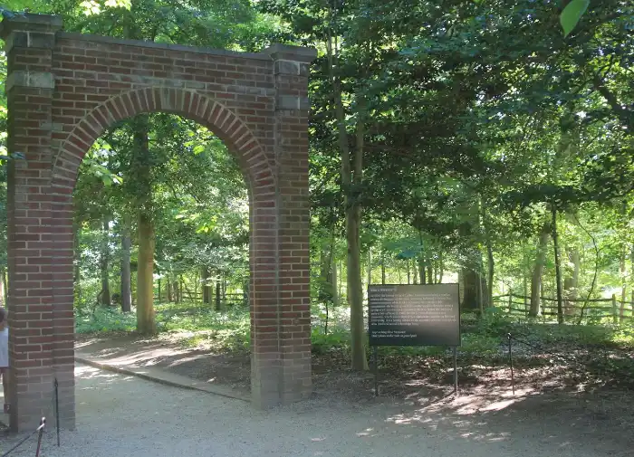 Mount Vernon Slave Memorial
